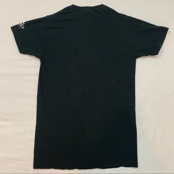 Men’s Converse Bay Island Black Graphic Tee - Picture 6 of 8